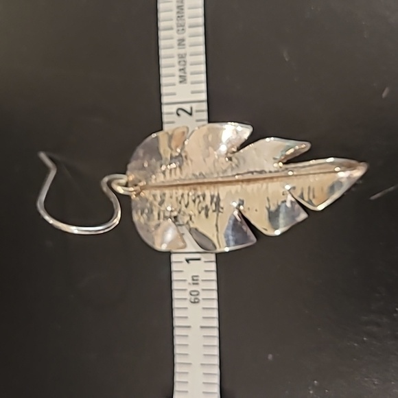 Leaf Earings - Picture 4 of 4